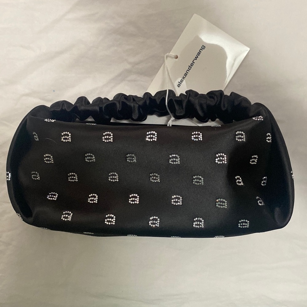 Selling an original Alexander wang scrunchie mini bag size OS